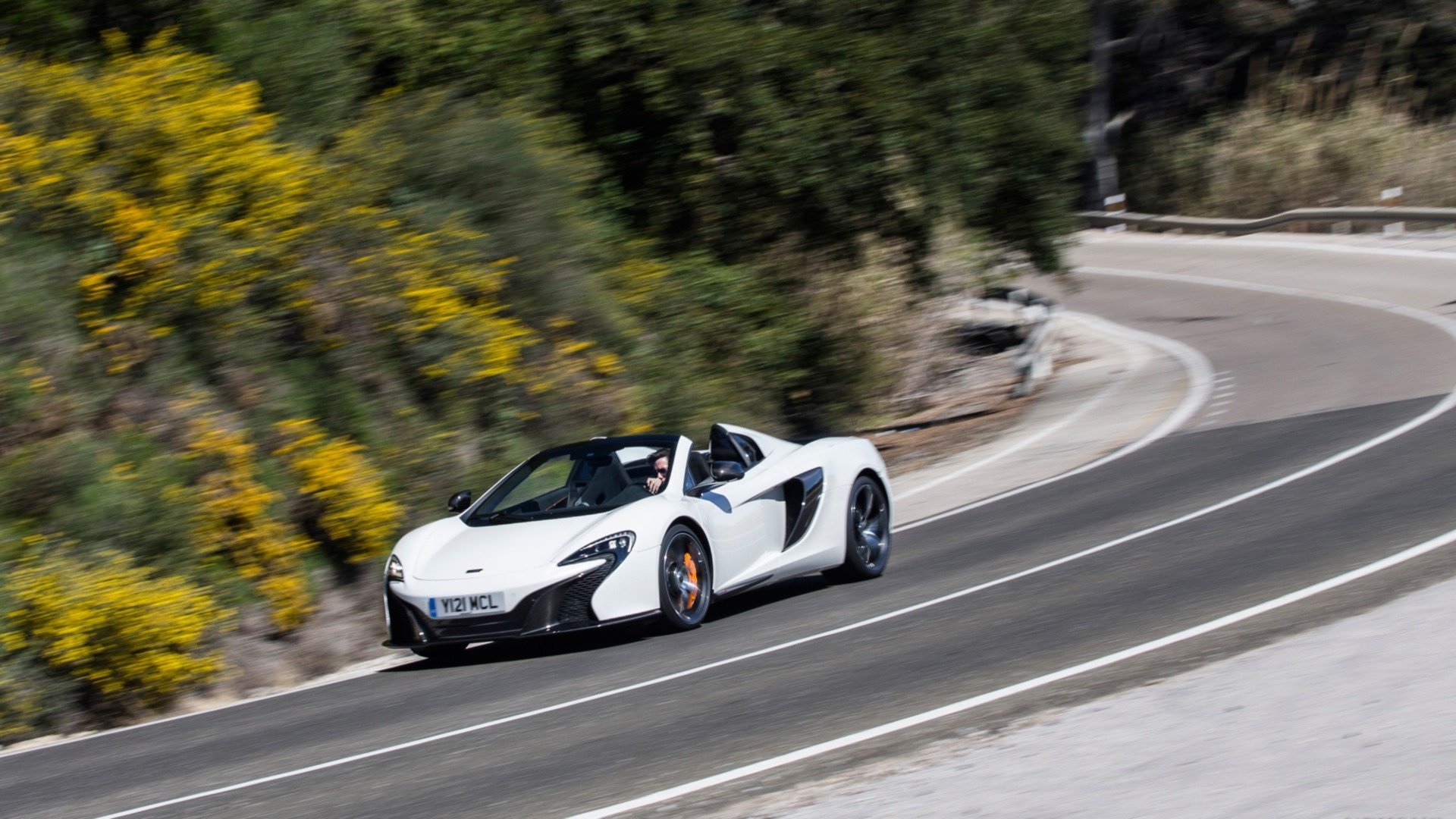 Download White Car Supercar Car McLaren McLaren 650S Vehicle McLaren 650S Spider HD Wallpaper