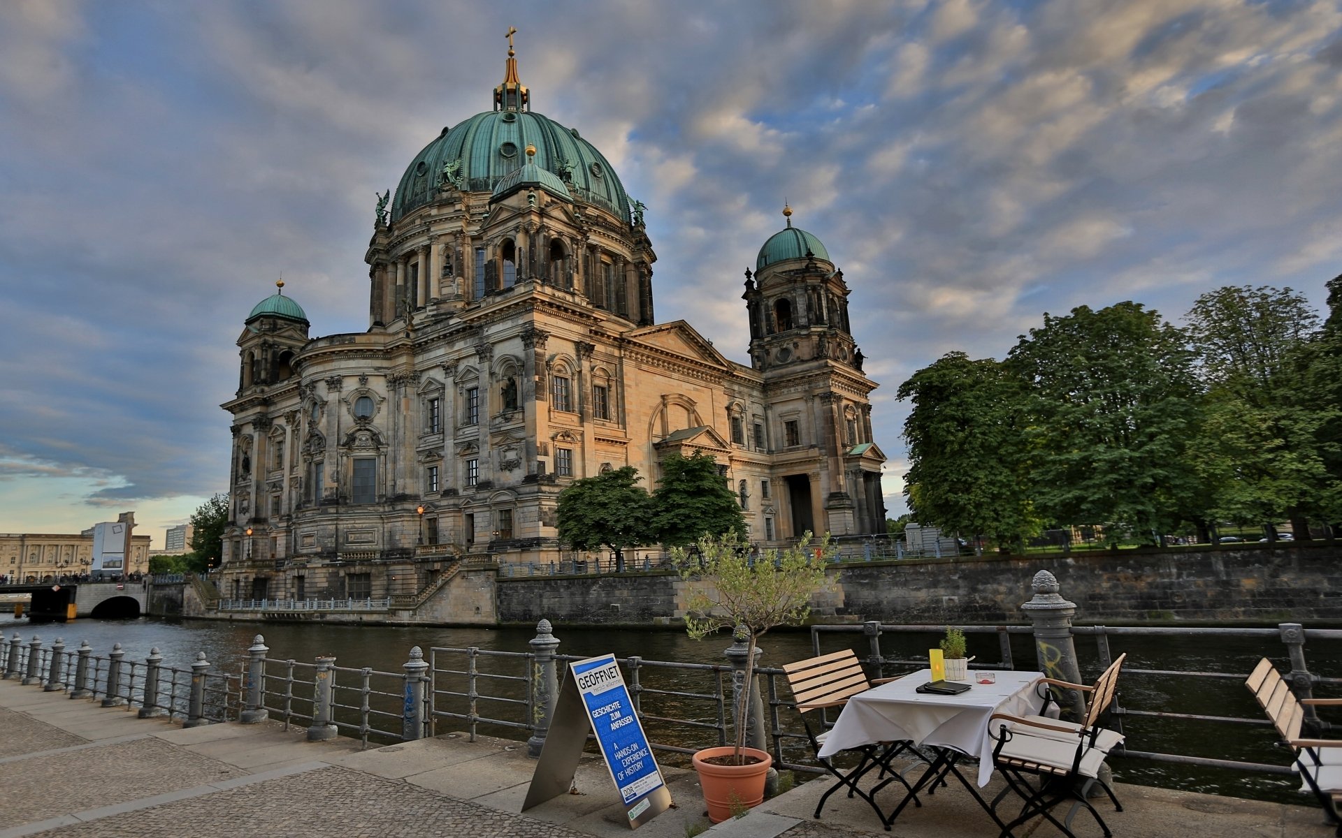 Berlin Cathedral HD Wallpaper | Background Image | 1920x1200