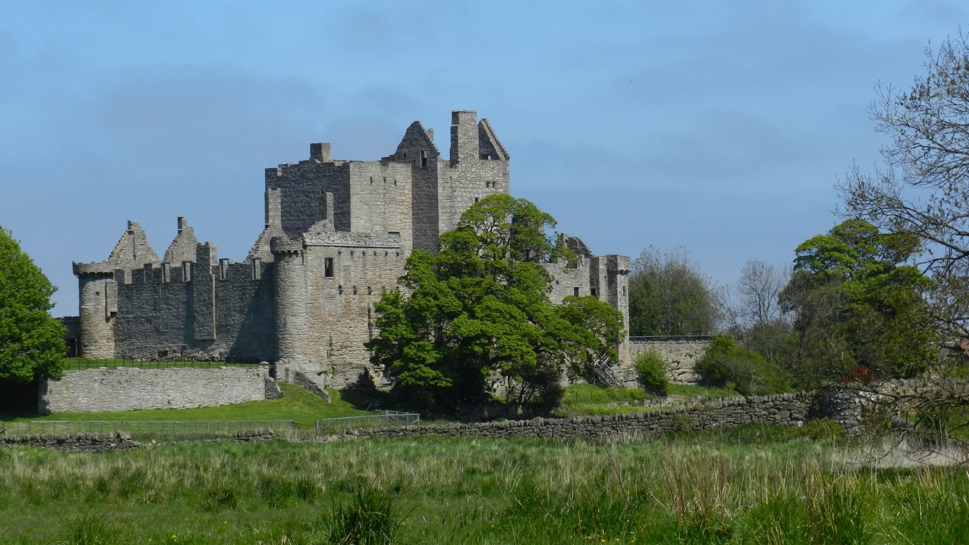 Download Man Made Craigmillar Castle HD Wallpaper