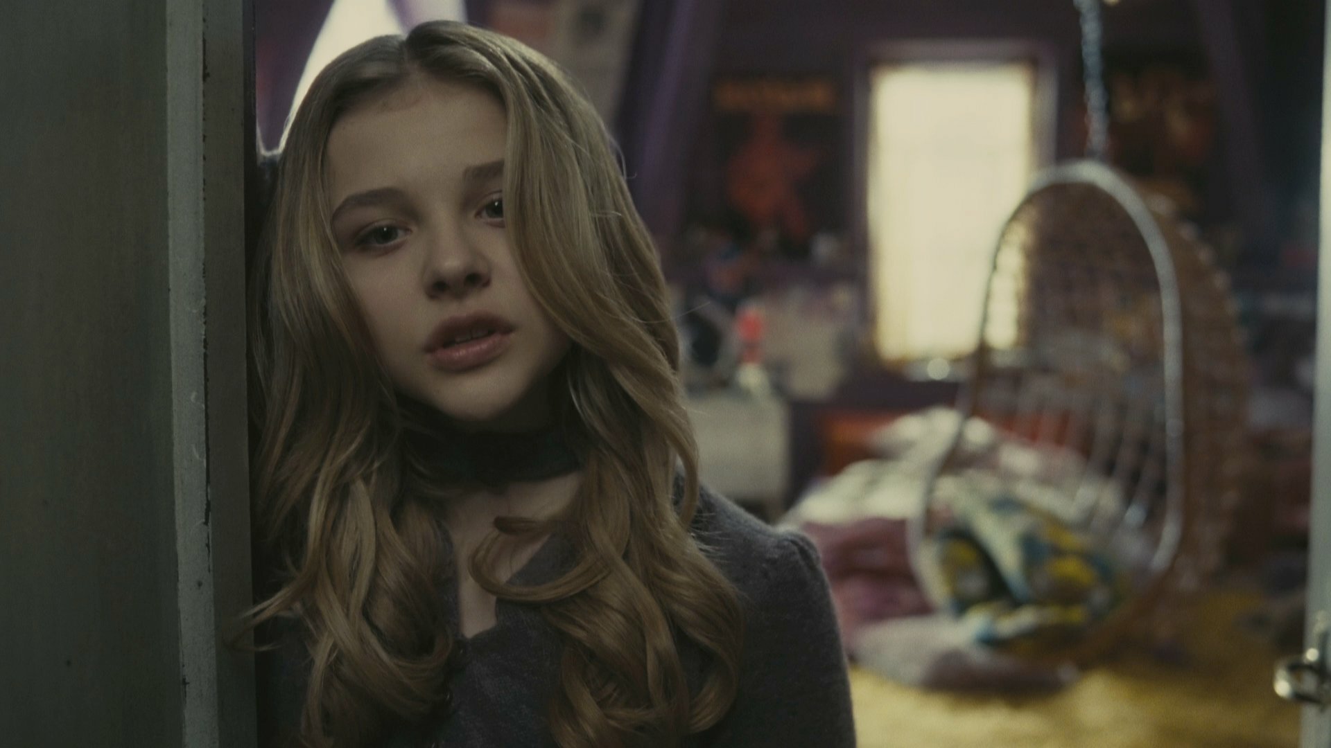 Dark Shadows Movie HD Wallpaper – Moody & Mysterious Vibes