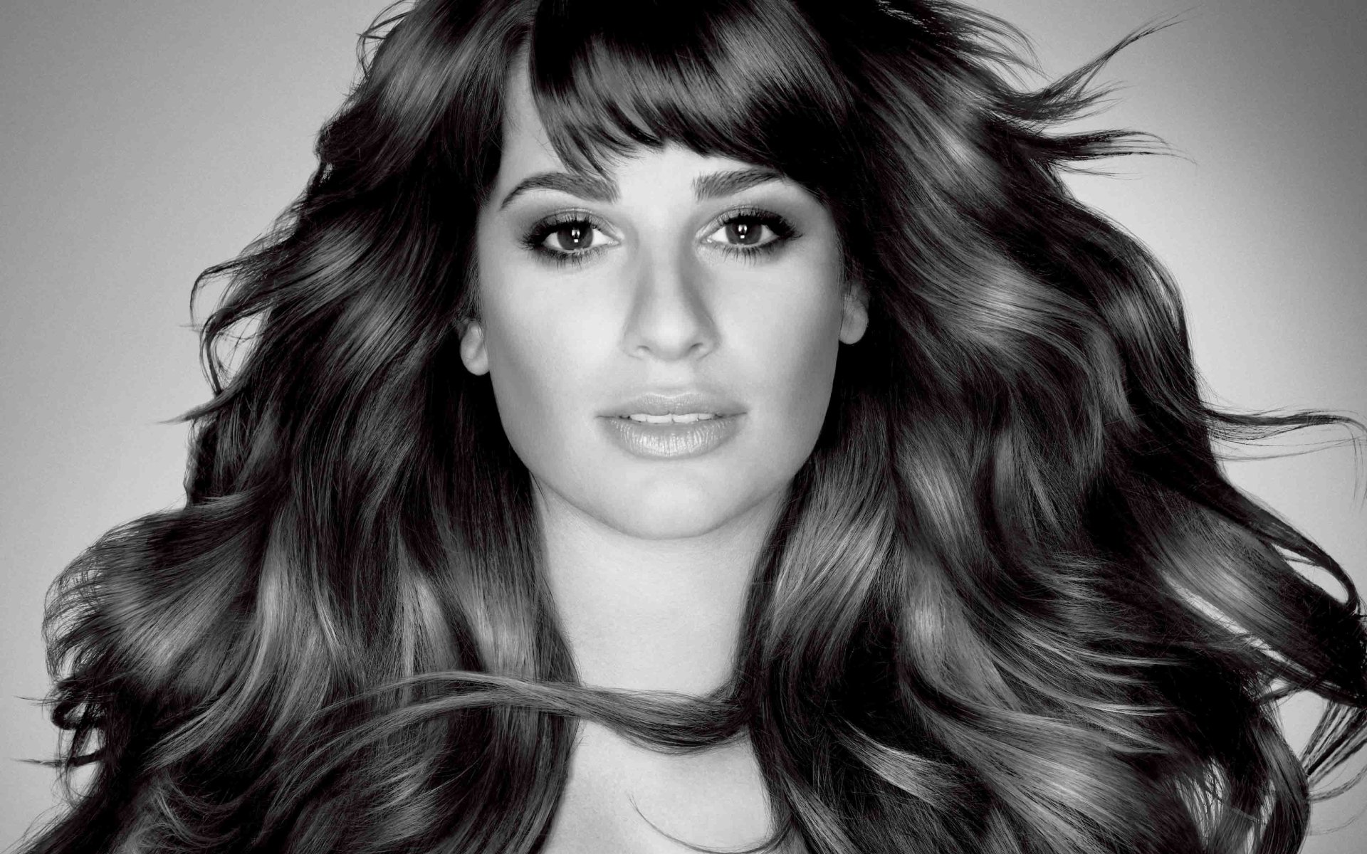 Download American Actress Celebrity Lea Michele  HD Wallpaper