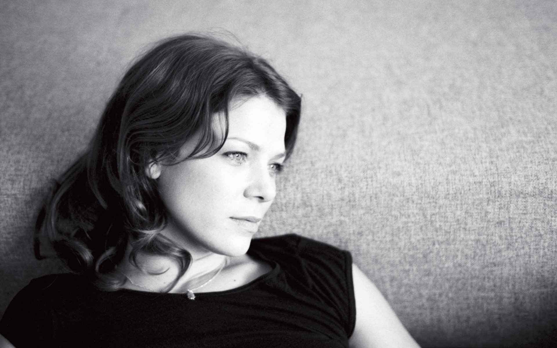 Download Actress German Celebrity Jessica Schwarz HD Wallpaper