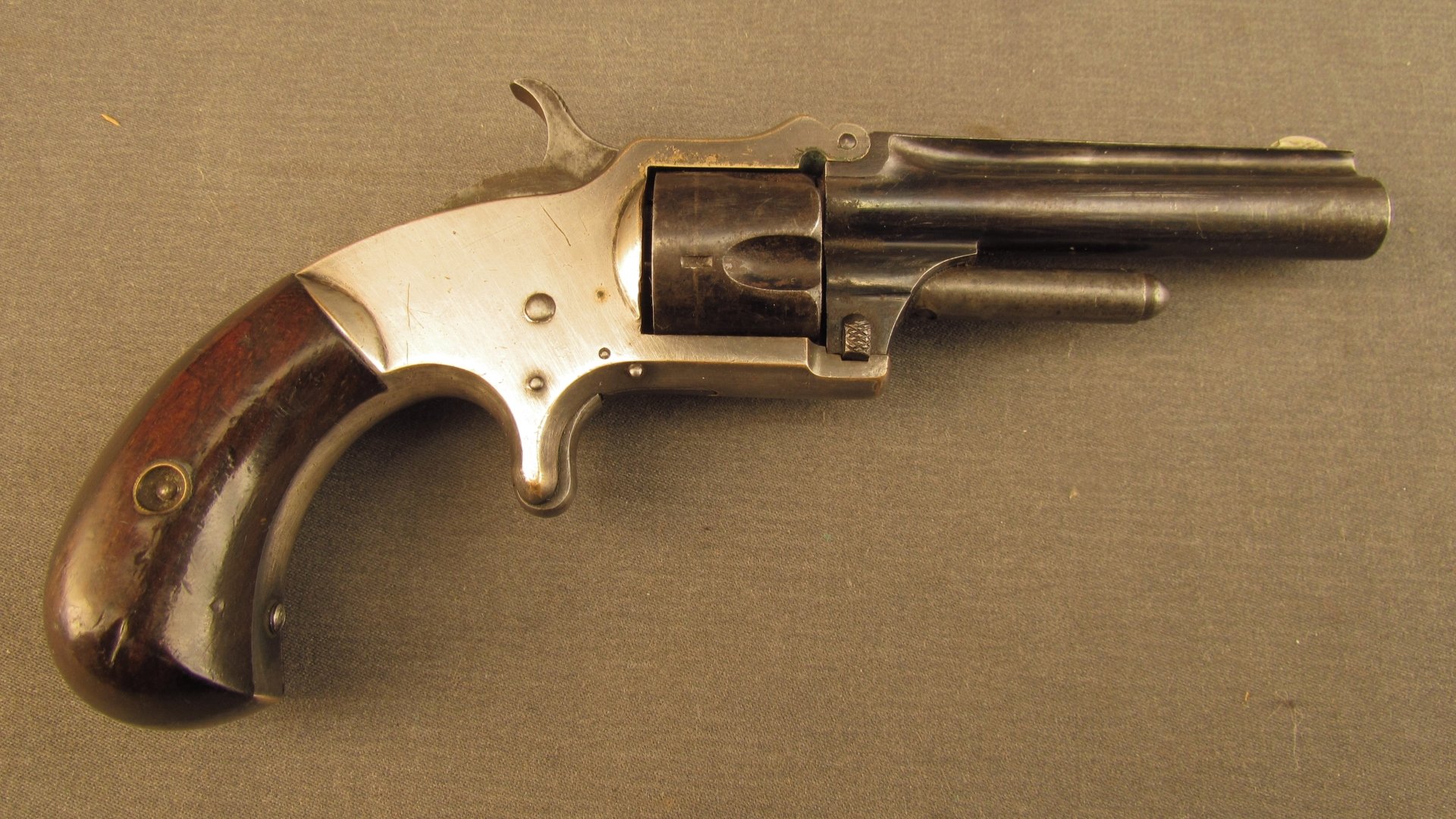 Download Man Made Revolver 4k Ultra HD Wallpaper