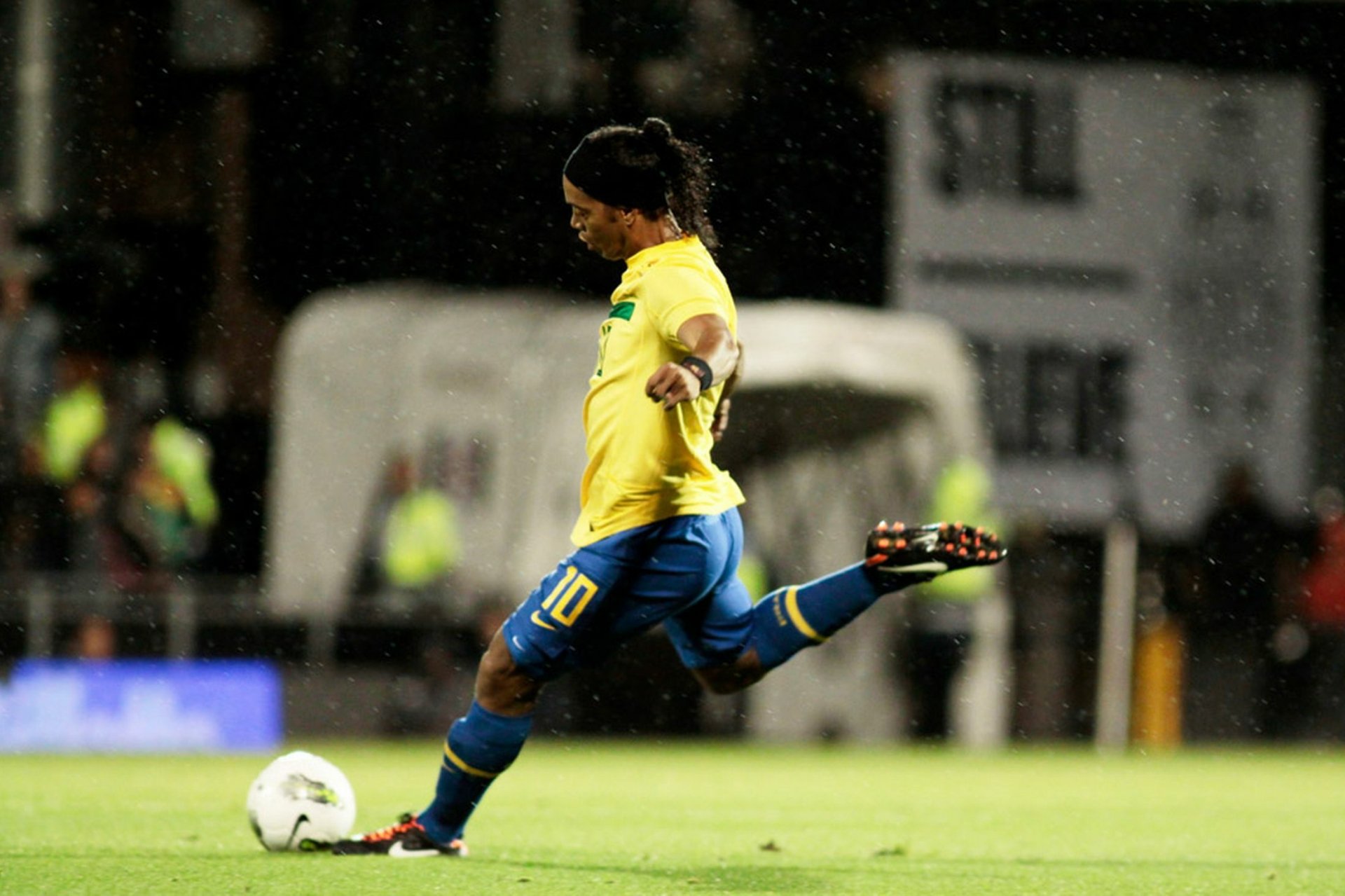 30+ Ronaldinho Fondos de pantalla HD y Fondos de Escritorio