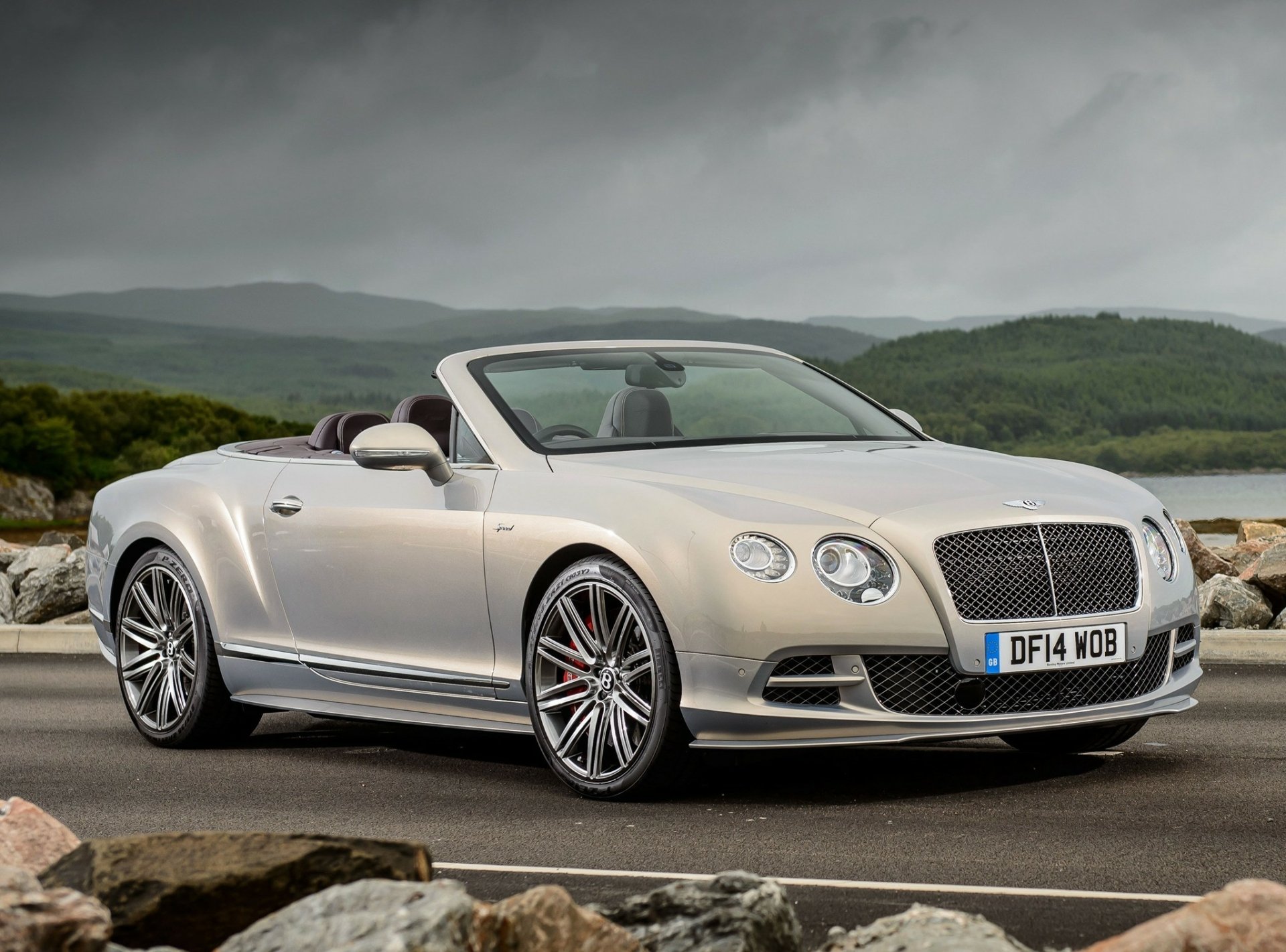 Download Vehicle Bentley Continental HD Wallpaper