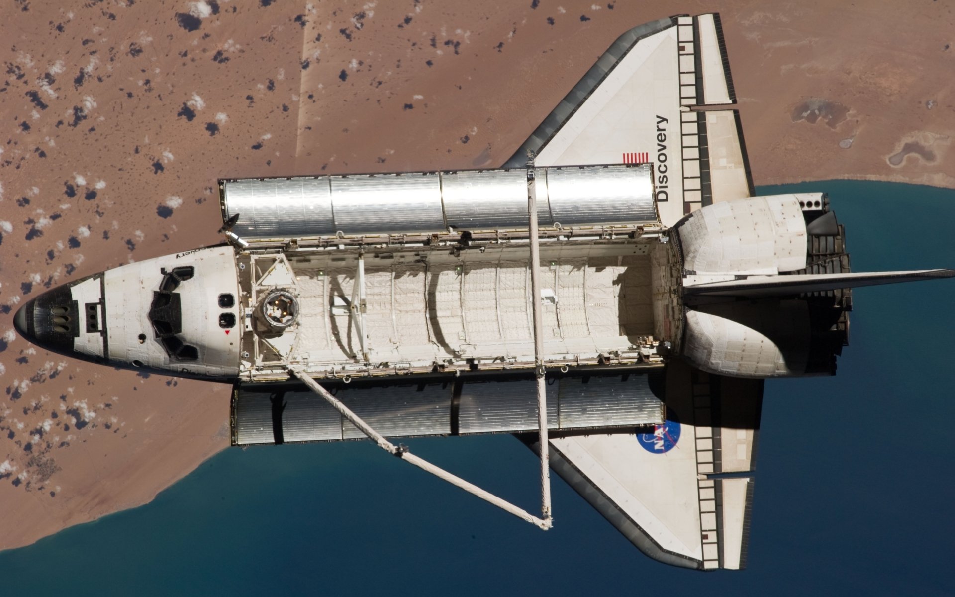 Download Vehicle Space Shuttle Discovery HD Wallpaper