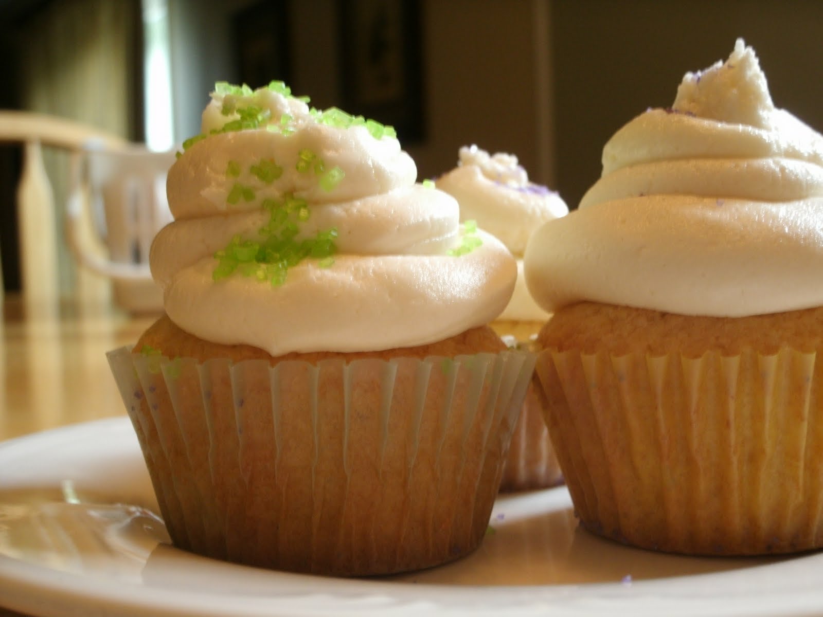 Download Food Vanilla Cupcake Wallpaper