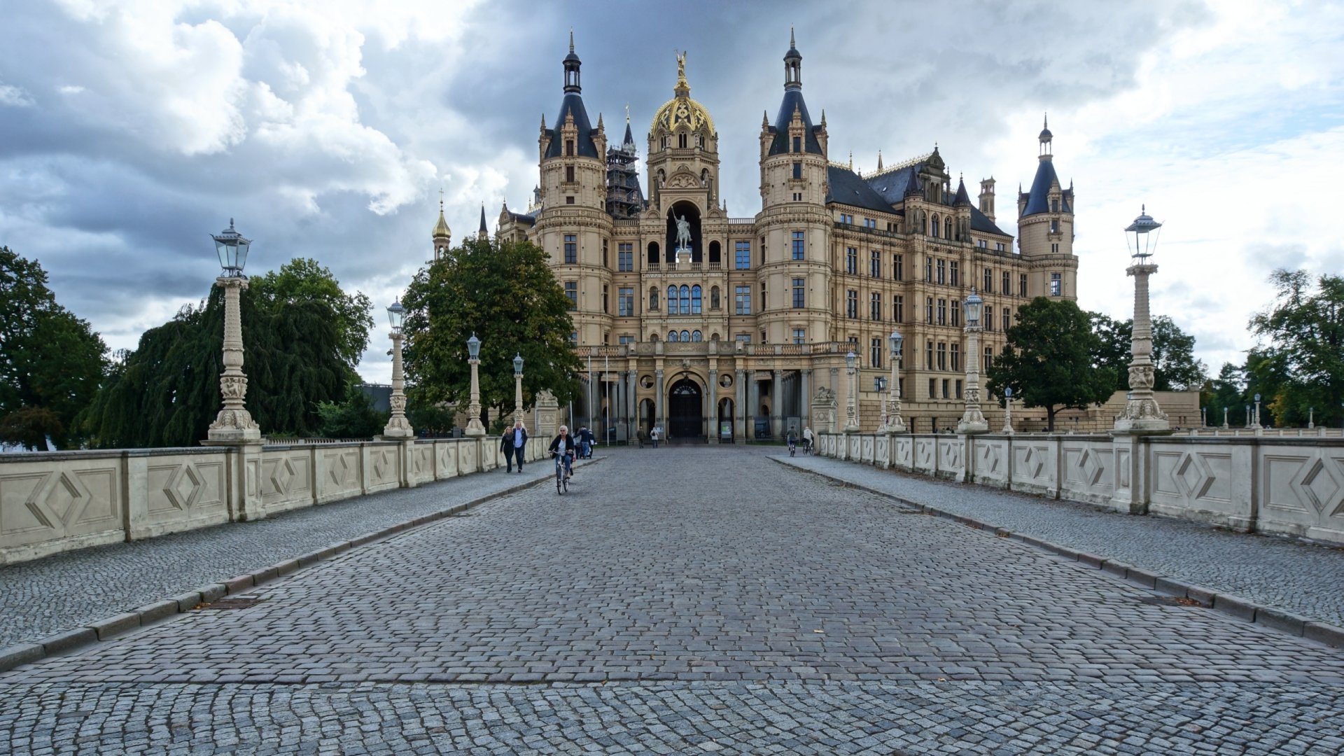 Download Man Made Schwerin Palace HD Wallpaper