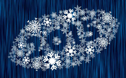 New Year holiday 2015 2K Quad HD PC desktop wallpaper: white snowflakes form 2015 in an oval on a vertical blue streaked background.