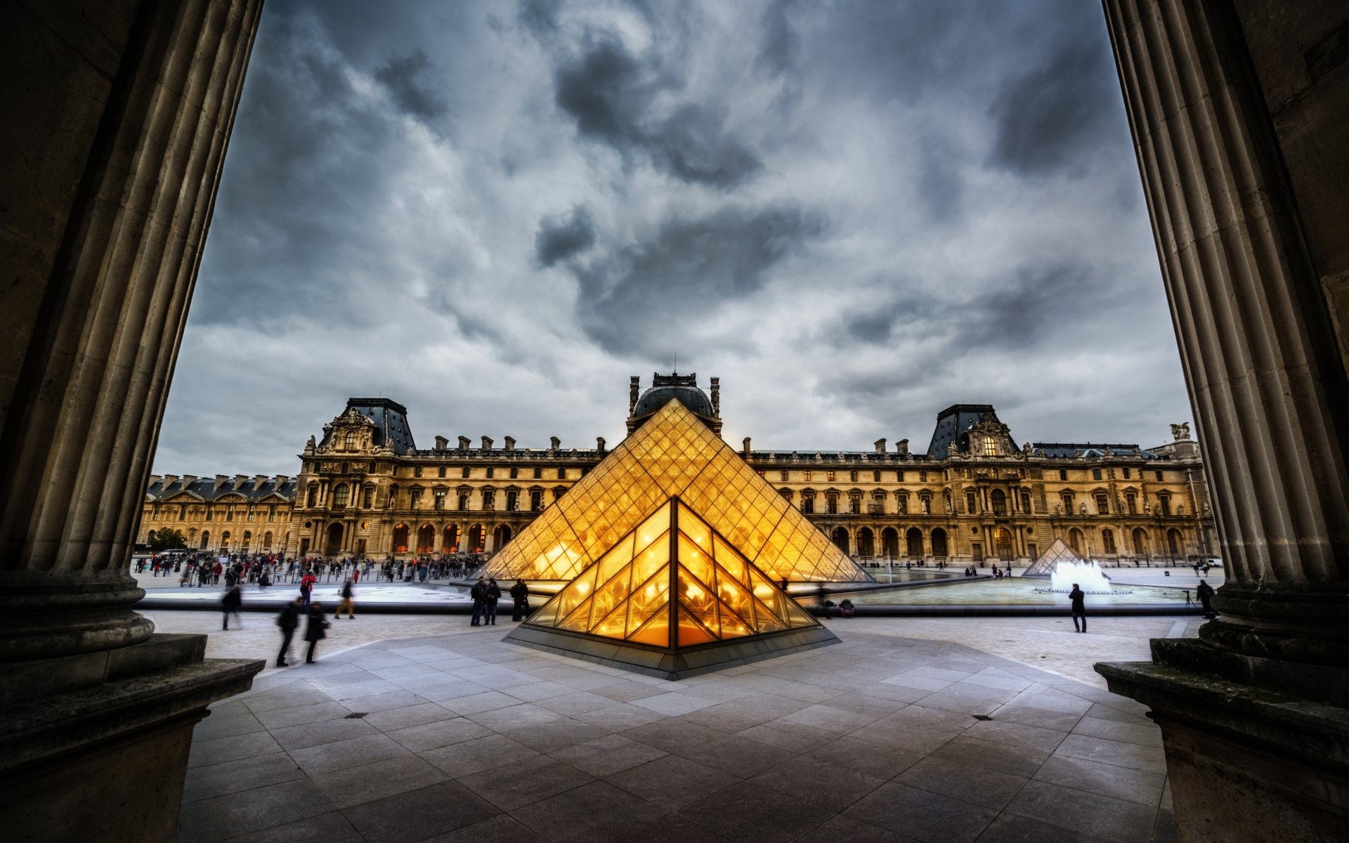 The Louvre: Stunning HDR Paris in 4K Ultra HD Wallpaper