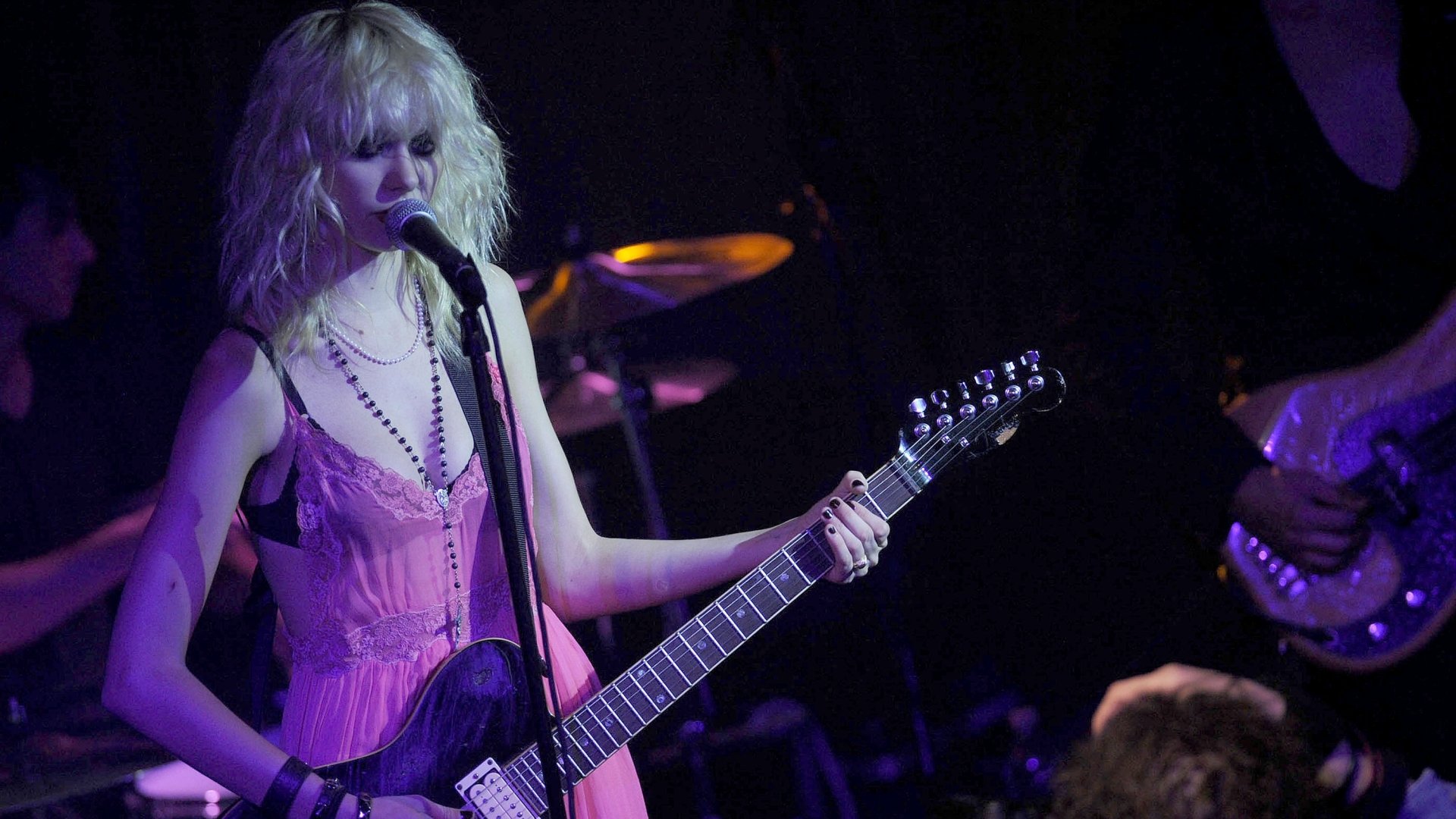 Download Music Taylor Momsen HD Wallpaper