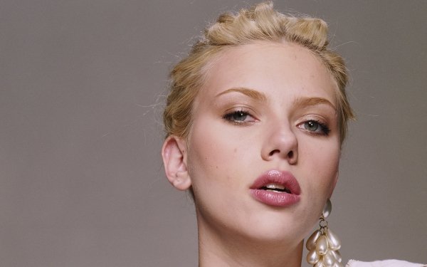 Celebrity Scarlett Johansson American Actress Blonde Earrings HD Wallpaper | Background Image
