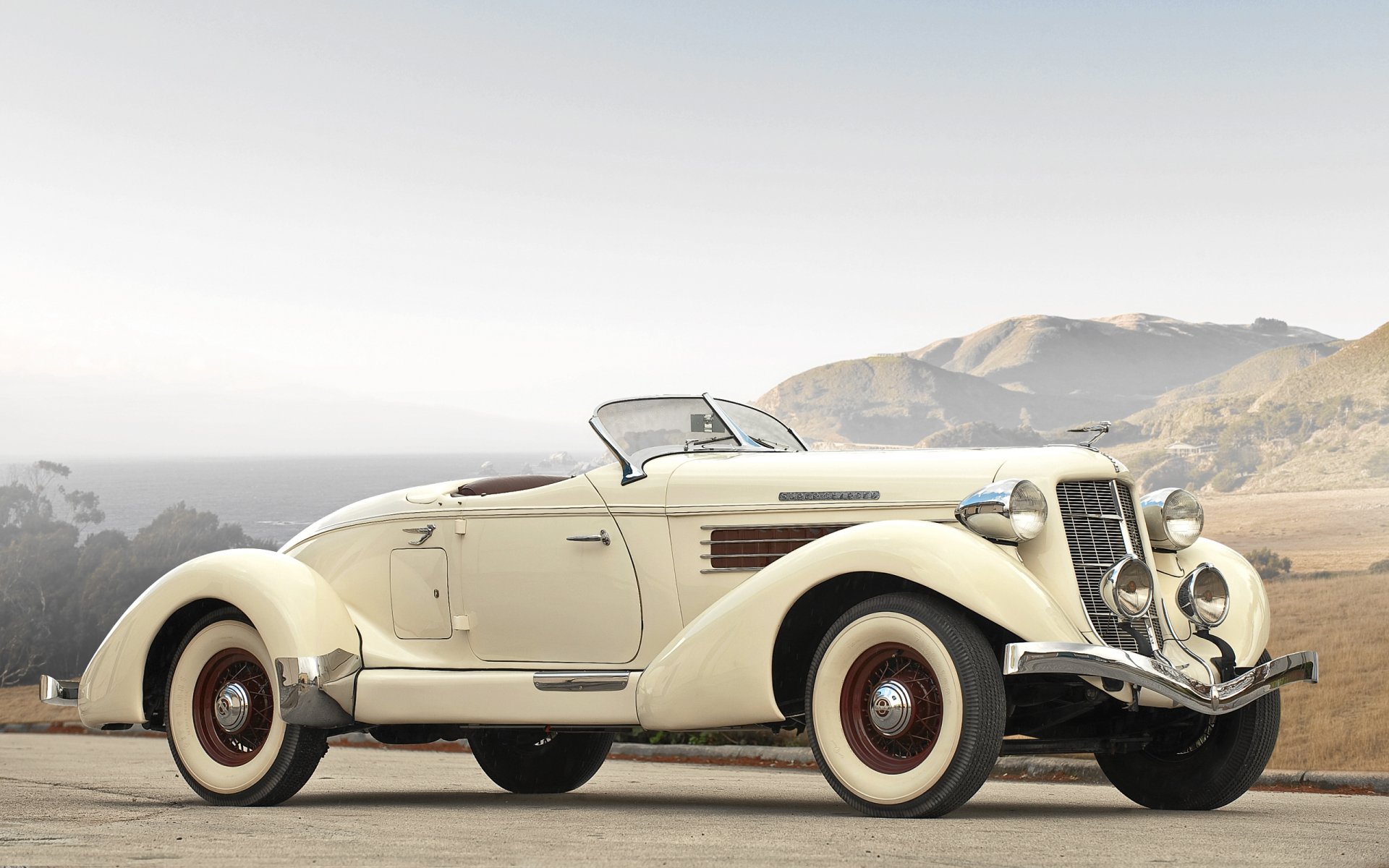 Download Vehicle Auburn HD Wallpaper