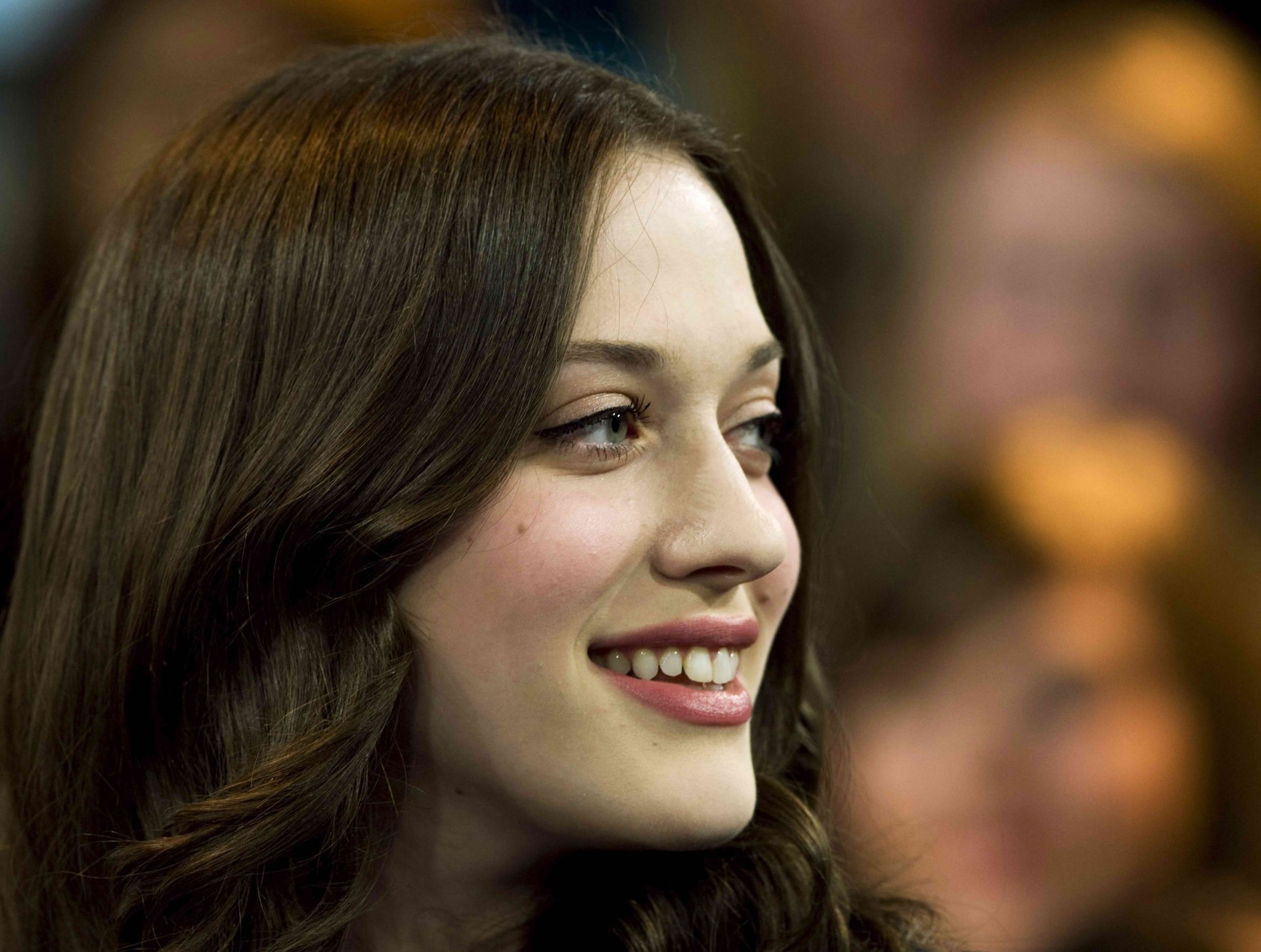 Download Celebrity Kat Dennings HD Wallpaper