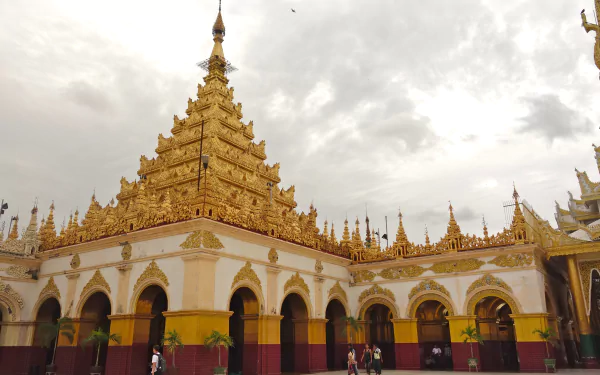 Myanmar religious Mahamuni Pagoda HD Desktop Wallpaper | Background Image
