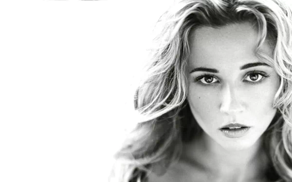 woman Linda Cardellini HD Desktop Wallpaper | Background Image