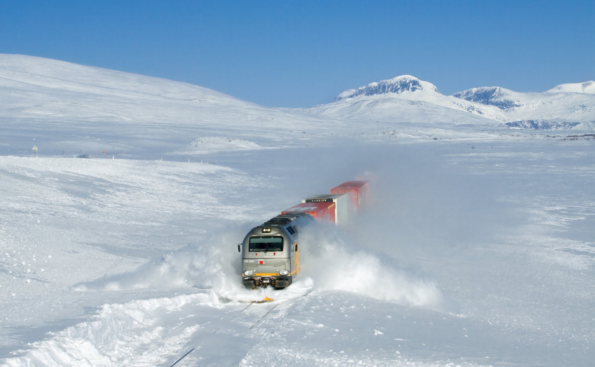 Download Vehicle Train 4k Ultra HD Wallpaper | 4469x2759 | Wallpaper Abyss