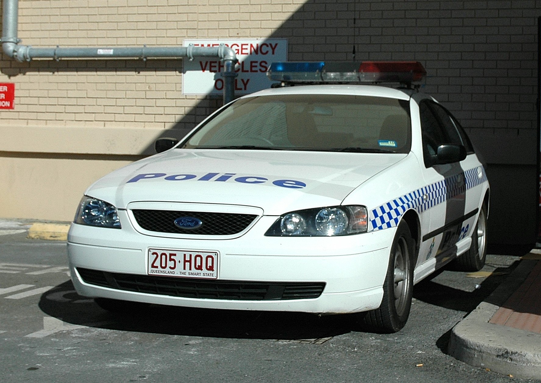 Download Ford Vehicle Police Wallpaper