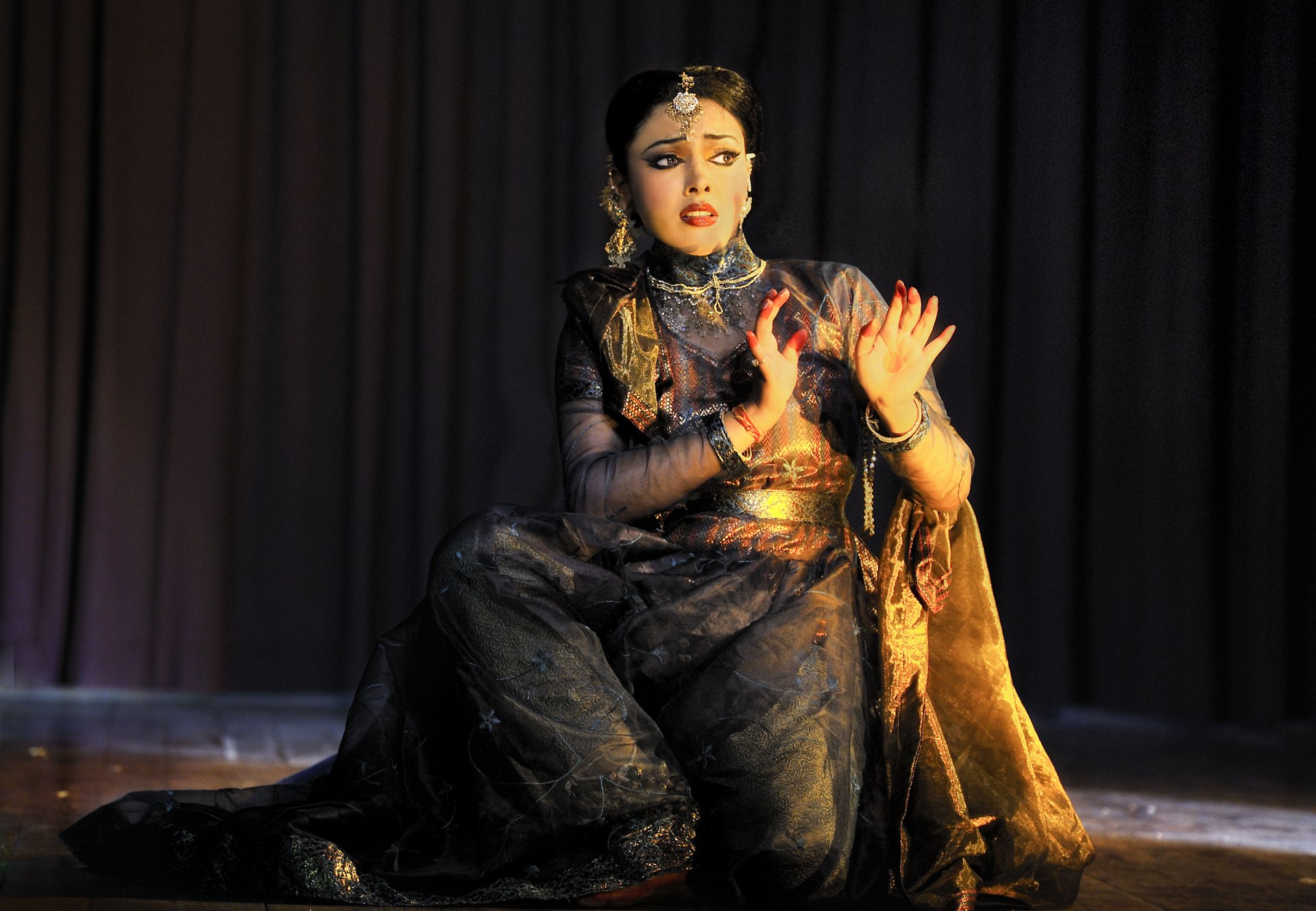 Download Indian Woman Anju Biswas 4k Ultra HD Wallpaper