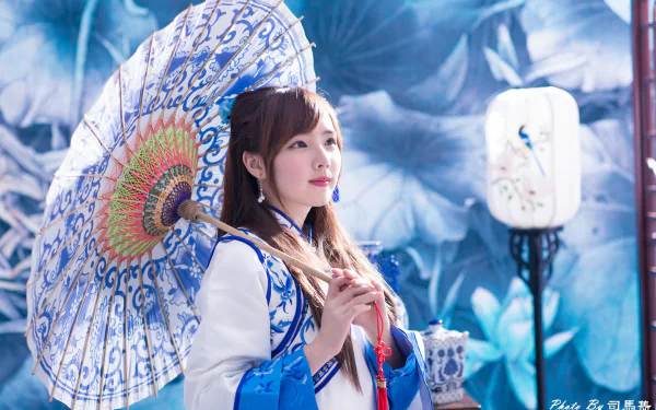 lantern tea set umbrella traditional costume Taiwanese asian model woman Yu Chen Zheng HD Desktop Wallpaper | Background Image