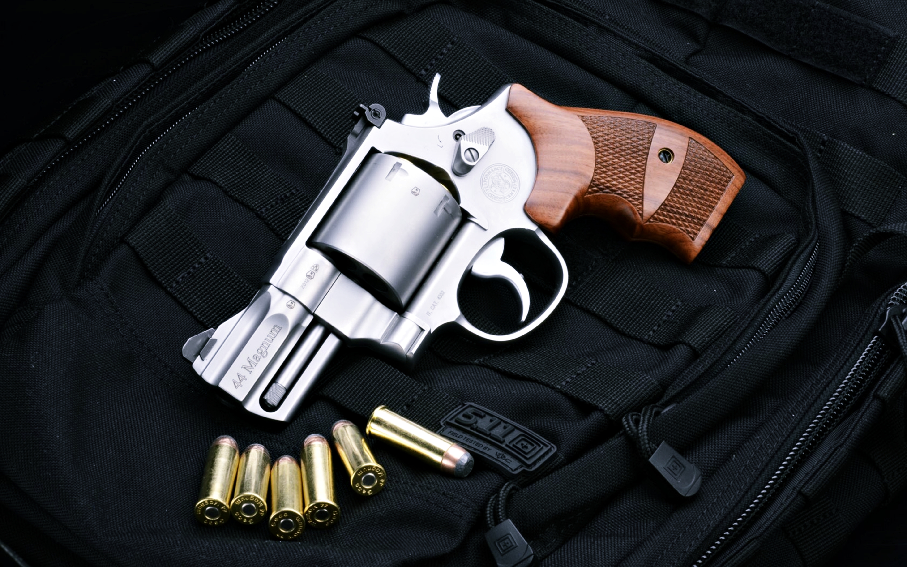 Weapons Smith & Wesson Revolver HD Wallpaper | Background Image