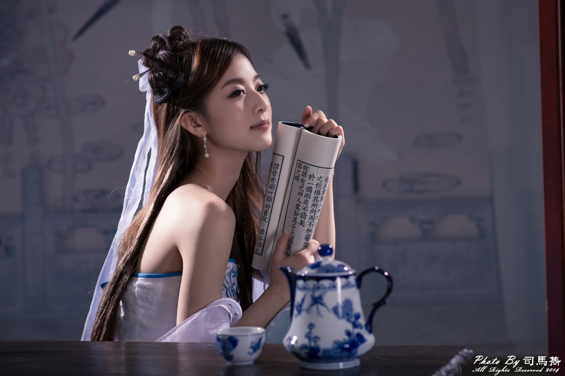 Download China Tea Set Cup Hairpin Hair-dress Chinese Taiwanese Asian Woman Mikako Zhang Kaijie  4k Ultra HD Wallpaper