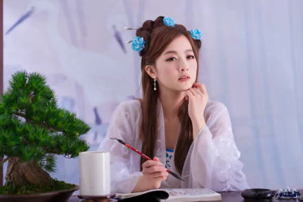 Portrait of an Asian woman in traditional Chinese Taiwanese costume, holding a brush beside a bonsai tree, adorned with hairpins in a 4K Ultra HD desktop wallpaper.