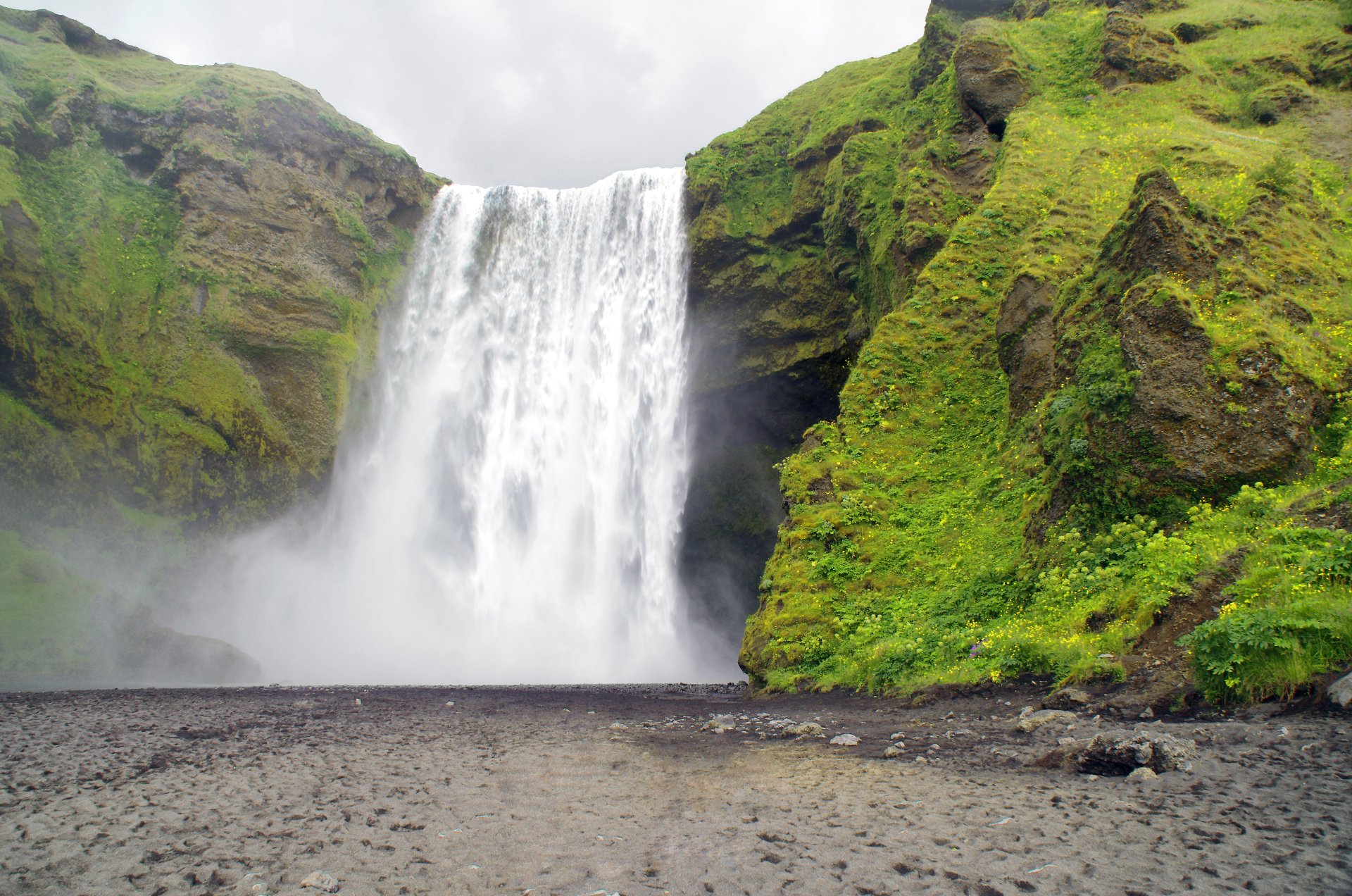 Download Waterfall Iceland Nature Skógafoss 4k Ultra HD Wallpaper