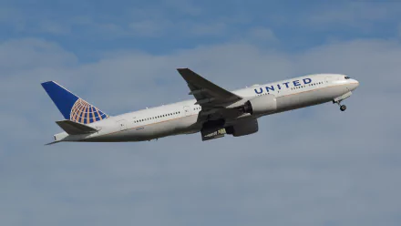  N219UA Boeing 777-222ER, United Airlines