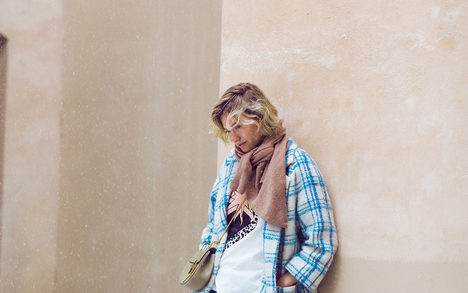 Download Woman Zanita Whittington Wallpaper