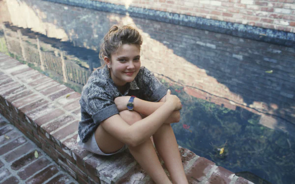 Celebrity Drew Barrymore HD Desktop Wallpaper | Background Image