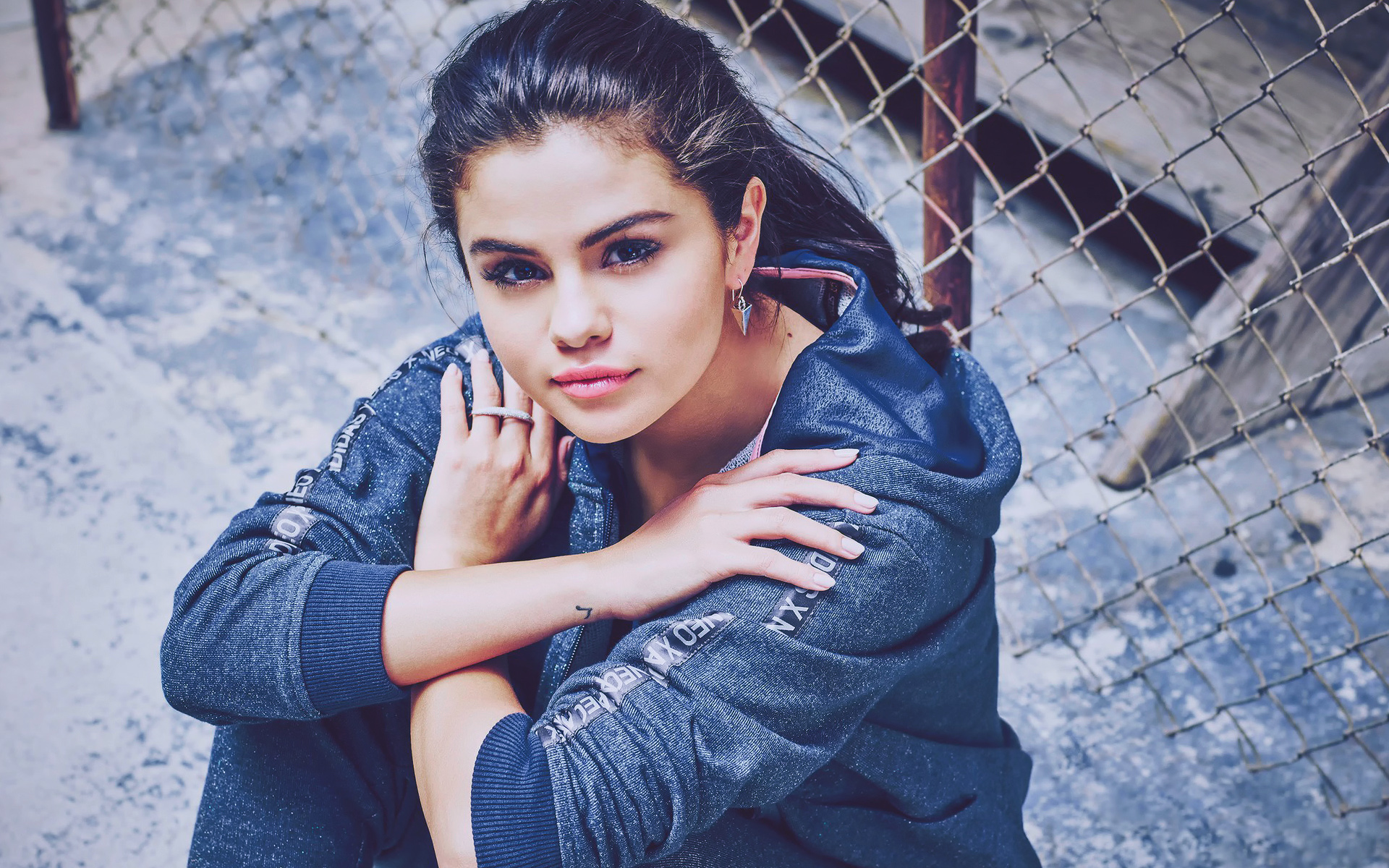 Selena Gomez HD Wallpaper | Background Image | 1920x1200