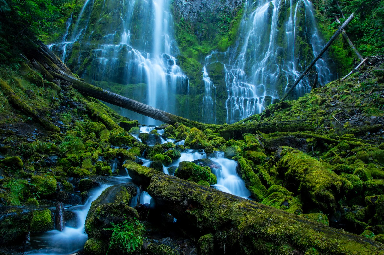 Nature Waterfall Wallpaper