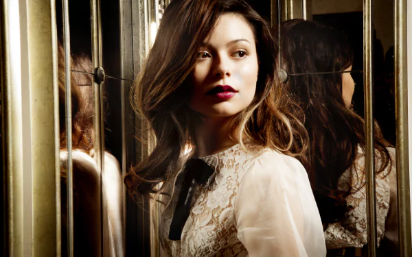Celebrity Miranda Cosgrove HD Desktop Wallpaper | Background Image