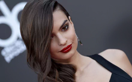 Celebrity Emily Ratajkowski HD Desktop Wallpaper | Background Image