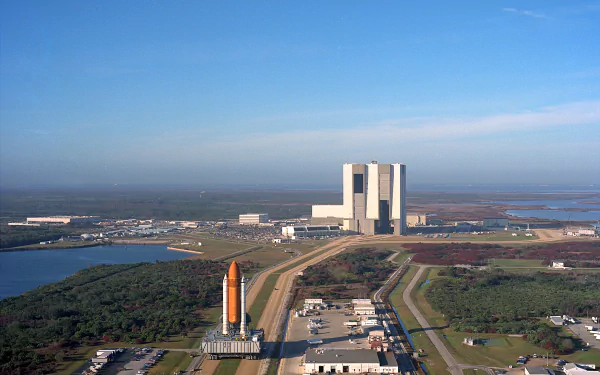  STS-36 Rollout
