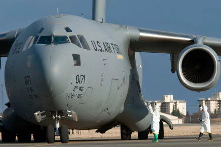  A Boeing C-17 Globemaster III by Yasuo Osakabe