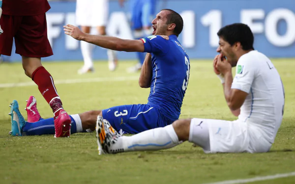 Giorgio Chiellini Luis Suárez soccer Sports HD Desktop Wallpaper | Background Image