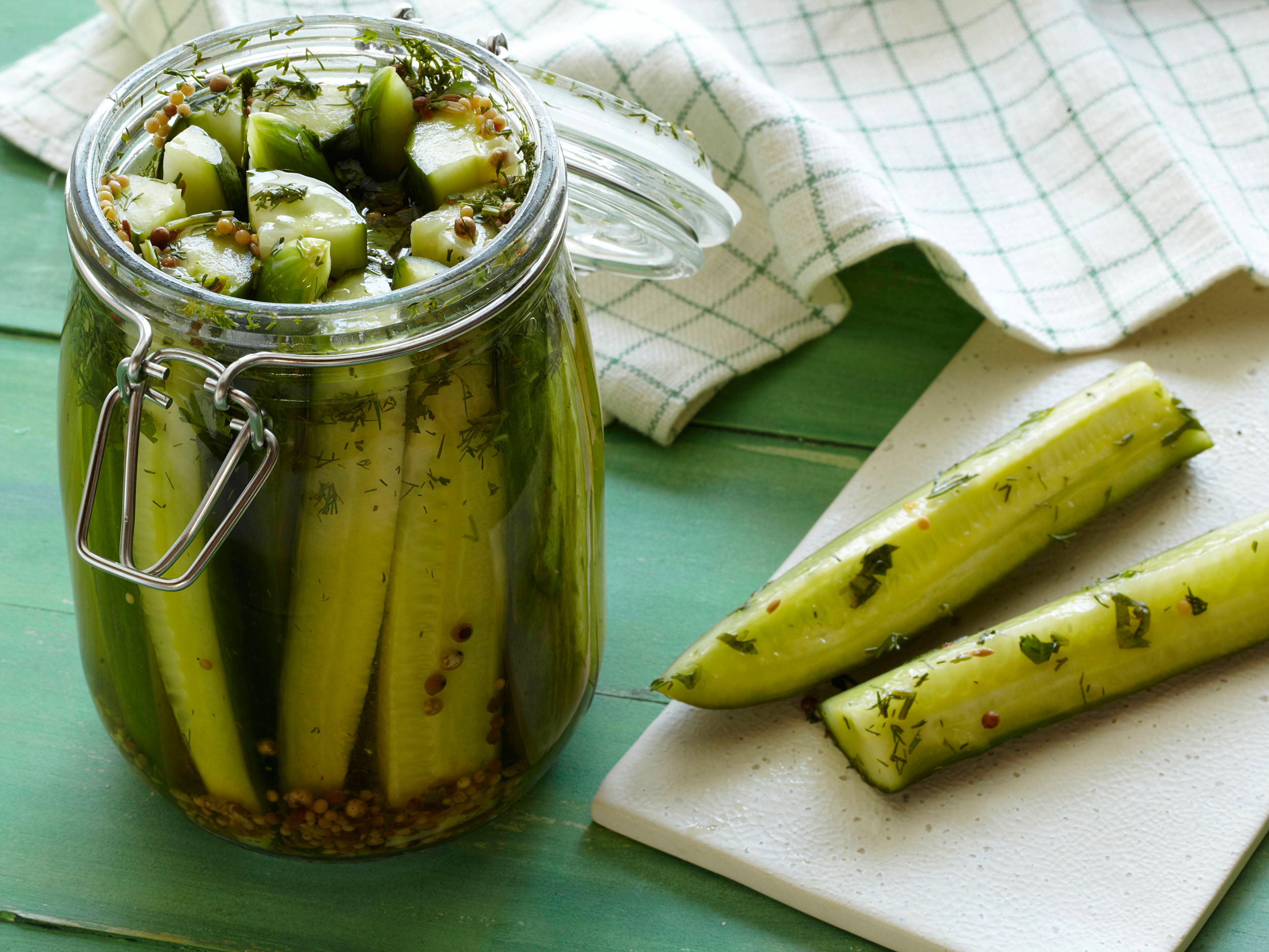 Pickles HD Wallpaper | Background Image | 2500x1875 | ID:658615