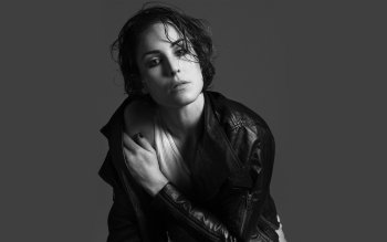 Noomi Rapace - Celebrity HD Wallpapers