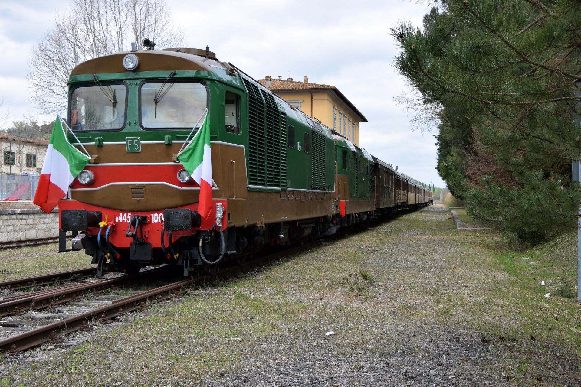 Download Vehicle Train 4k Ultra HD Wallpaper