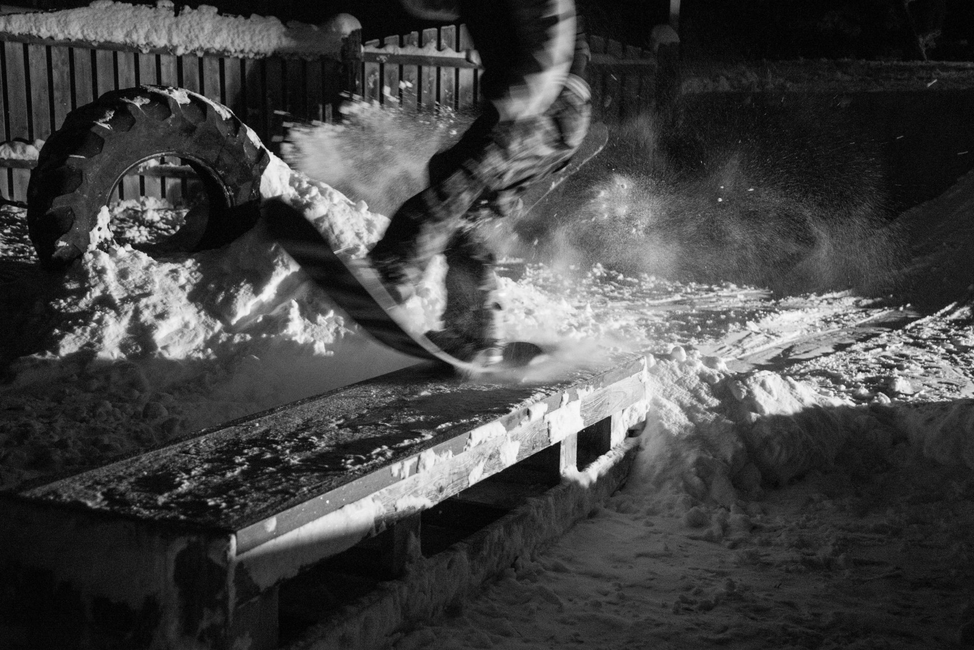 Download Snowboarding Sports HD Wallpaper