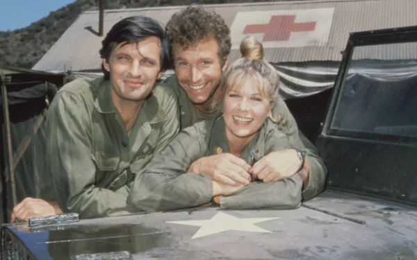 Alan Alda Loretta Swit TV Show m*a*s*h HD Desktop Wallpaper | Background Image