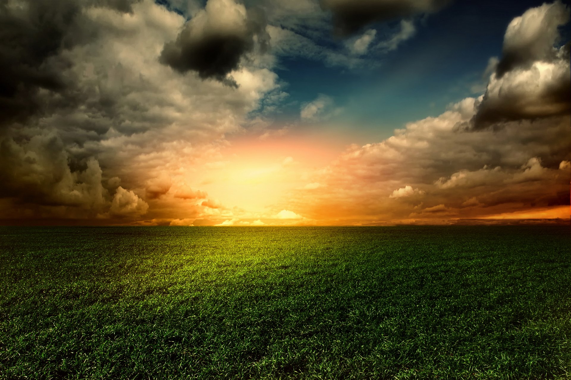 4K Ultra HD Sunset Over Cloudy Grass Field Stunning Nature Sky 