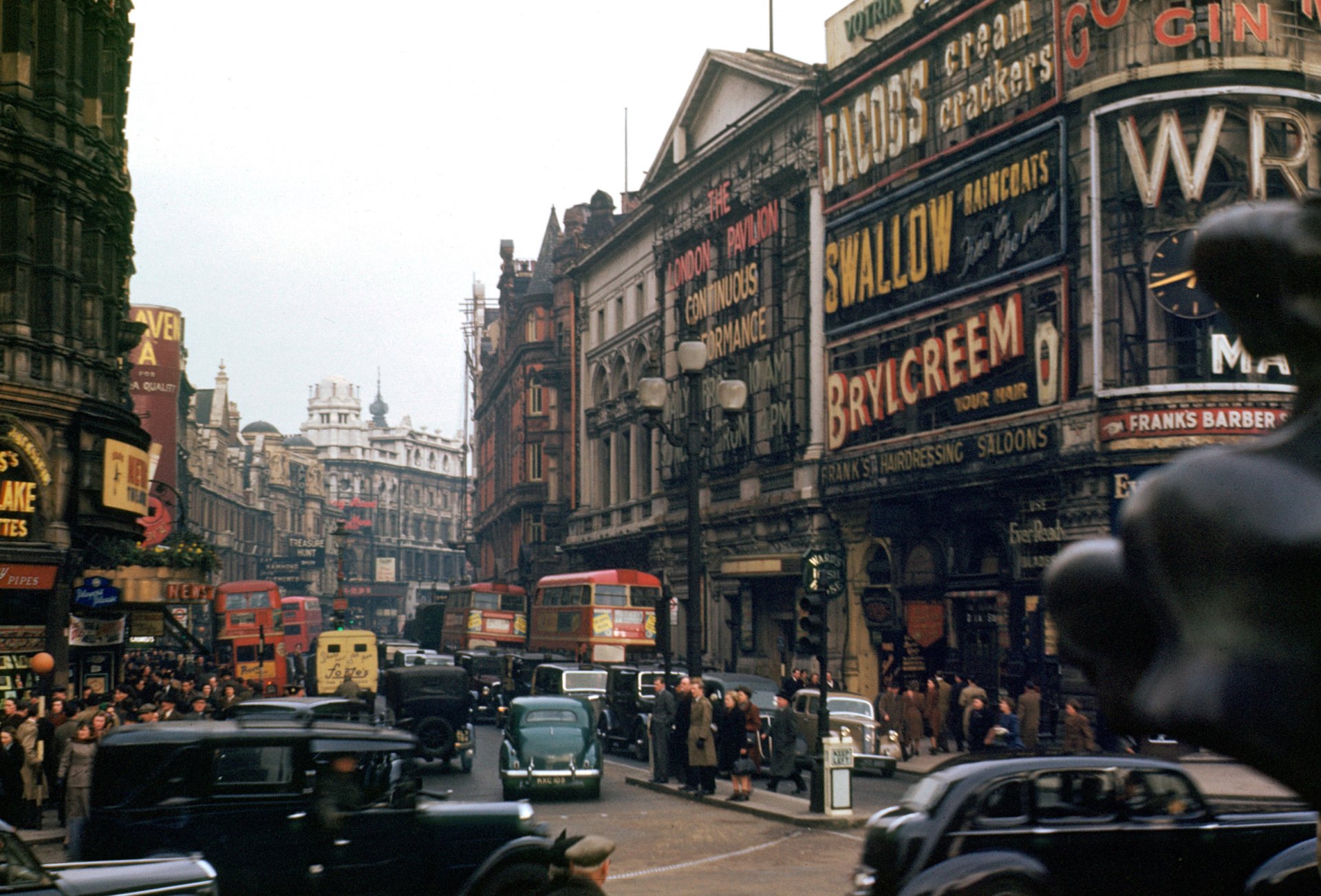 Vintage London Street Scene - HD Wallpaper, image size:1920x1303