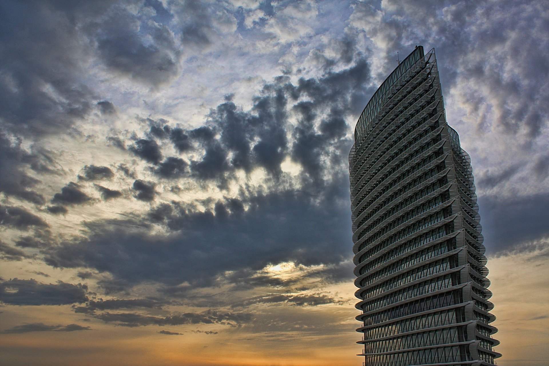 Torre del Agua Zaragoza by LANC
