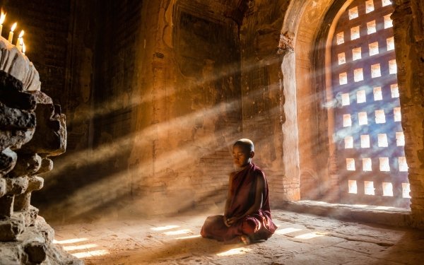Religious Monk Meditation Sunbeam Buddhism Temple Little Boy Sunlight HD Wallpaper | Background Image