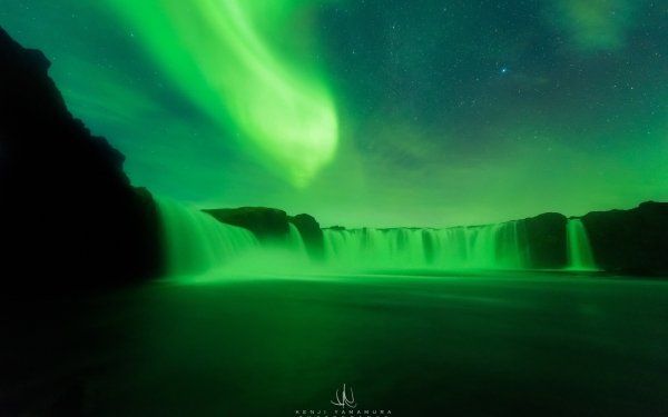 Tierra/Naturaleza Goðafoss Cascadas Cascada Islandia Luz Aurora Boreal Verde Fondo de pantalla HD | Fondo de Escritorio