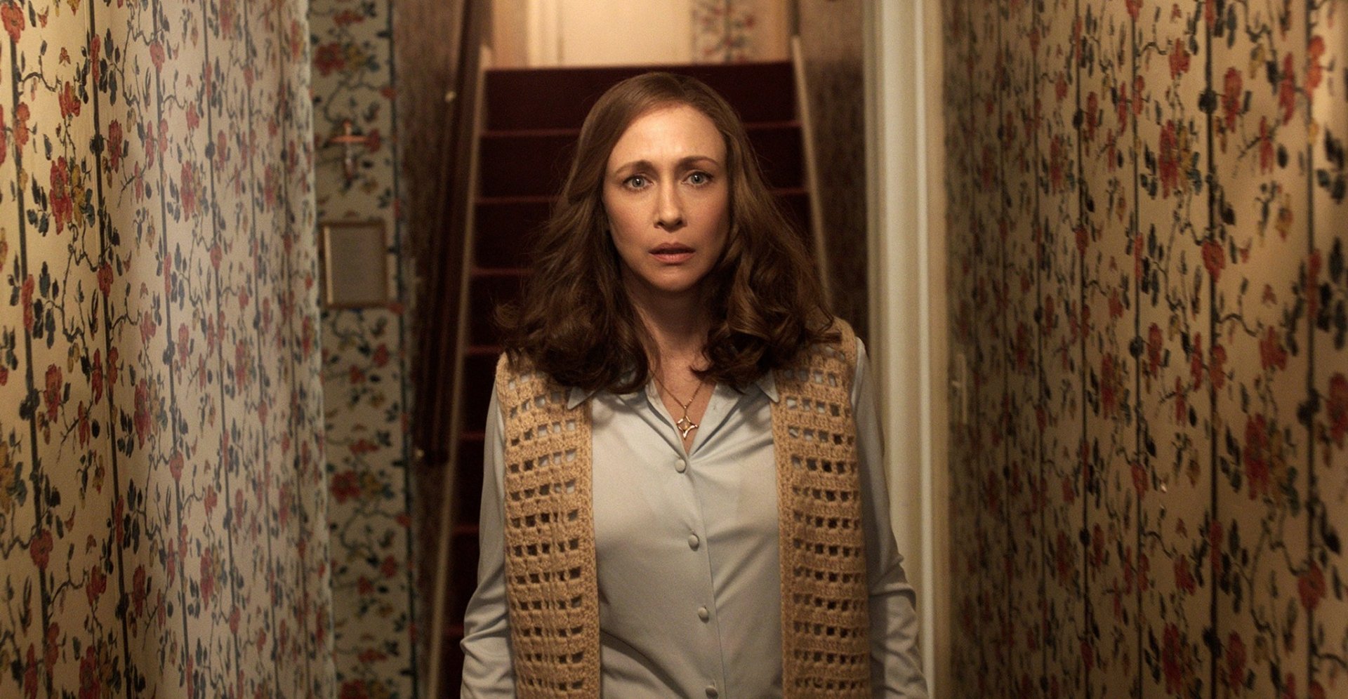 Download Vera Farmiga Movie The Conjuring 2 Wallpaper