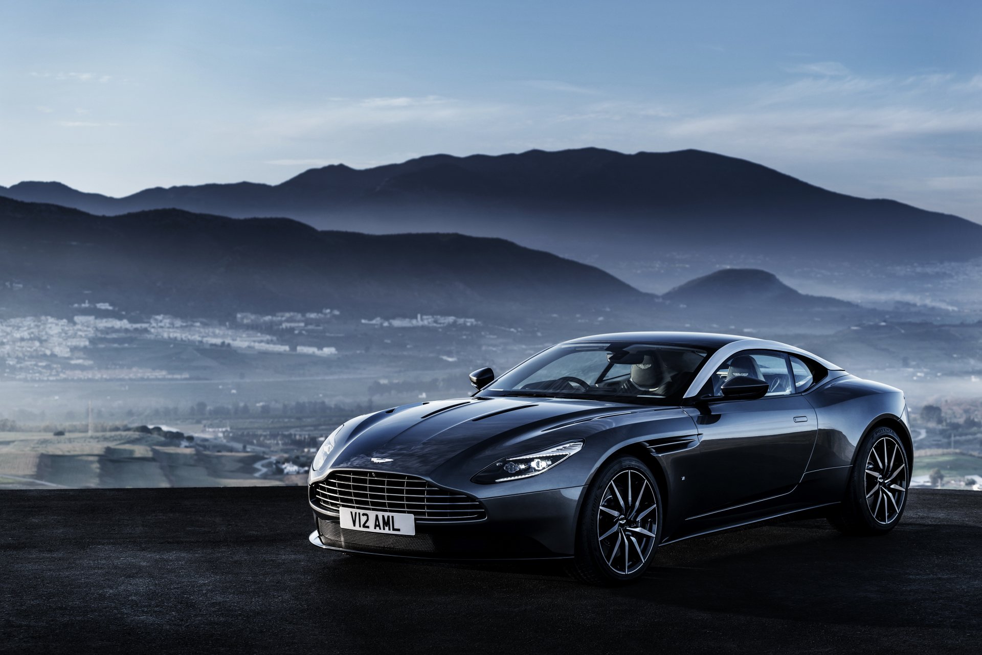 Aston Martin M310 Vanquish Full HD Wallpaper